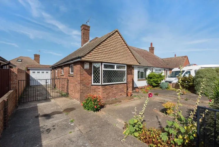 2 bedroom bungalow for sale